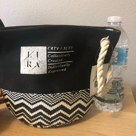 LIRA Makeup bag/ hand tote bag - Picture 2 of 3